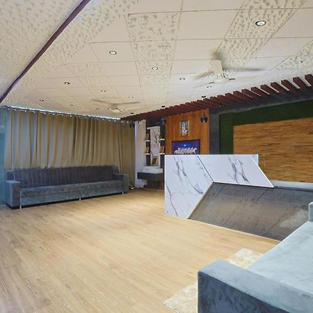 Hotel Monville Group Vadodara Extérieur photo