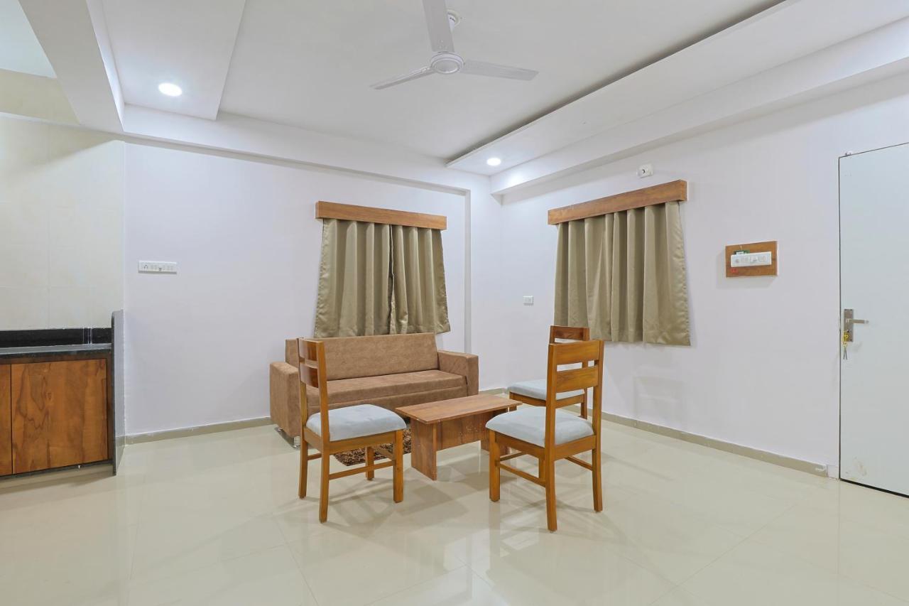 Hotel Monville Group Vadodara Extérieur photo