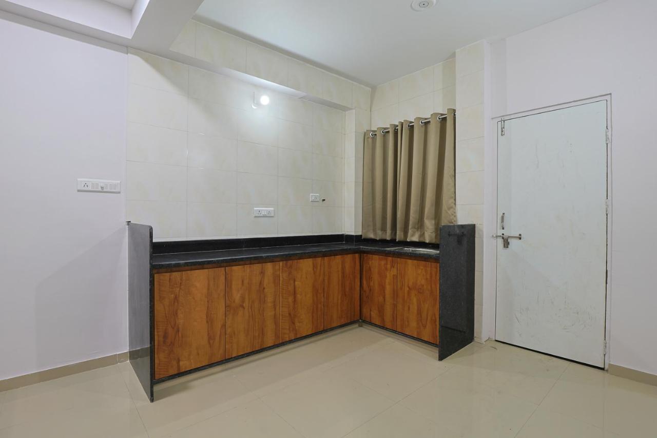 Hotel Monville Group Vadodara Extérieur photo