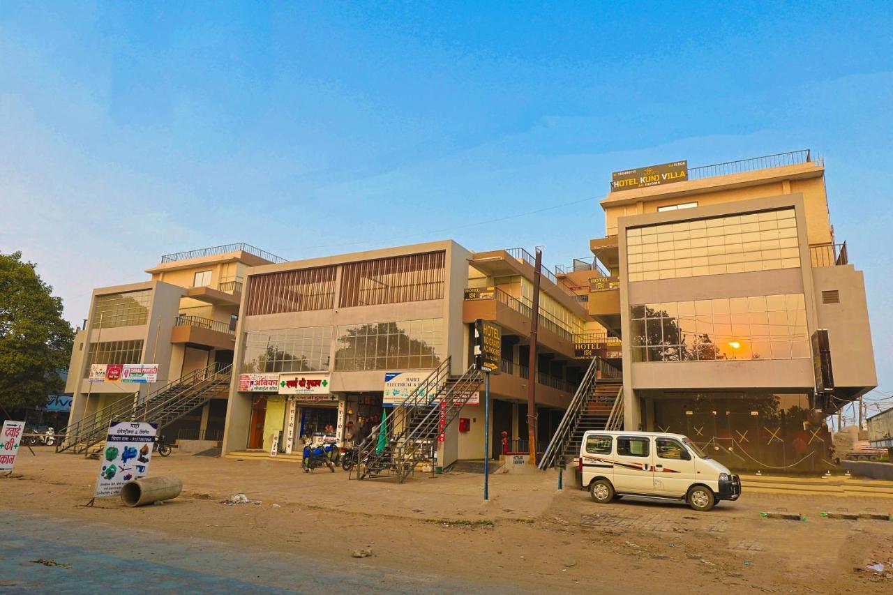 Hotel Monville Group Vadodara Extérieur photo