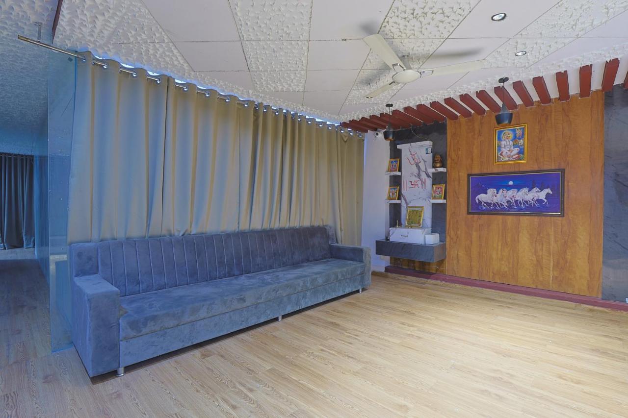 Hotel Monville Group Vadodara Extérieur photo