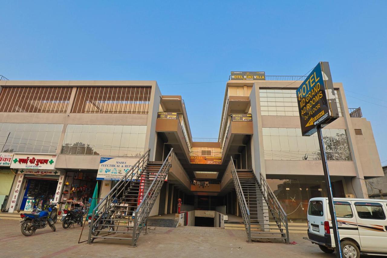Hotel Monville Group Vadodara Extérieur photo