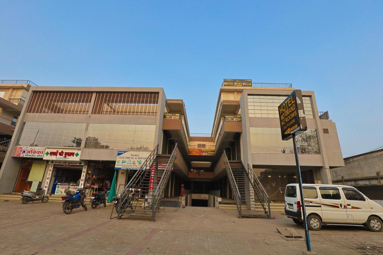 Hotel Monville Group Vadodara Extérieur photo